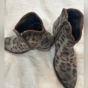 Liberty Black Chita Miel Fringe